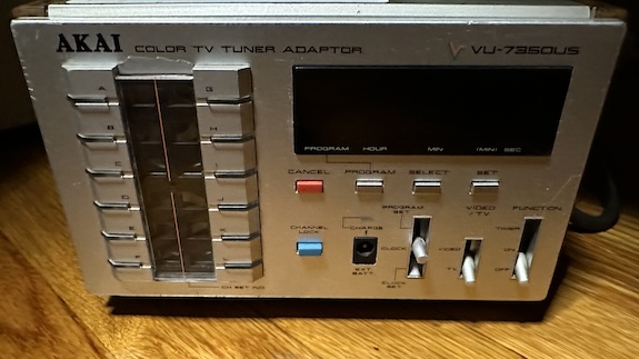 The silver front of the Akai Color TV Tuner VU-735OUS